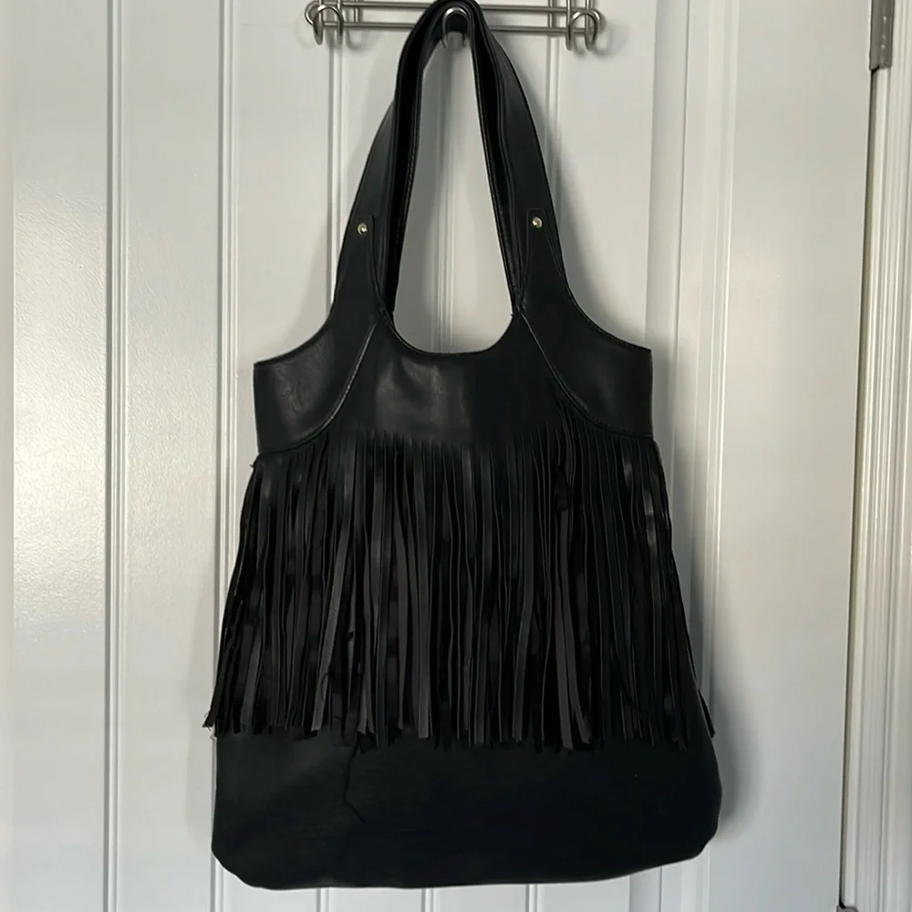Fringed black bag - Picture 1 of 6